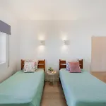 Kissed By The Sun, With Pool, Ac And Tennis Court By Algarve Dream Holidays