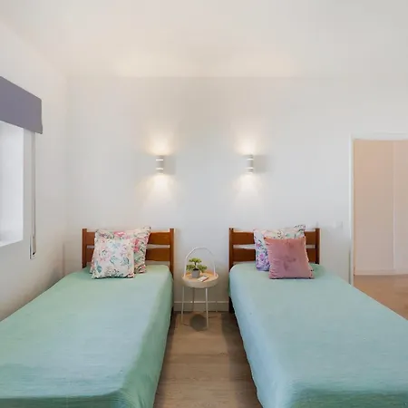 Kissed By The Sun, With Pool, Ac And Tennis Court By Algarve Dream Holidays